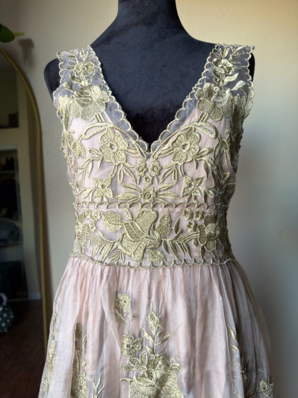 Bhldn Lenox gown embroidered floral appliqué Anthropology size us 6 Preowned - Picture 5 of 15